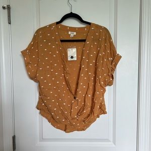 a.n.a woven top size M NWT🎉